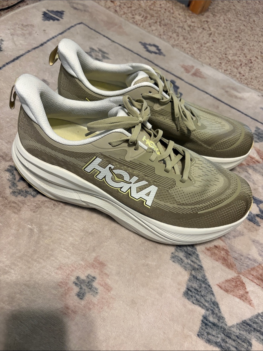 Hoka Skyflow Men’s Olive Green Running Shoes sz 13 2e
